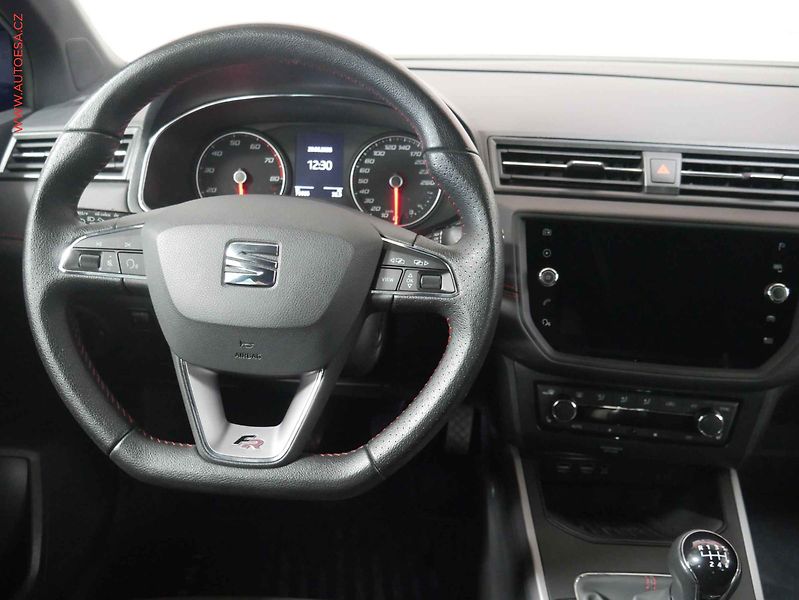 Seat Arona (2019) 1.5 TSi, FR, navi, TZ - fotka 13 z 21