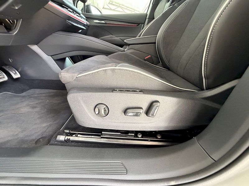Škoda Elroq (2025) Sportline 85 210 kW / 82 kWh - fotka 7 z 30