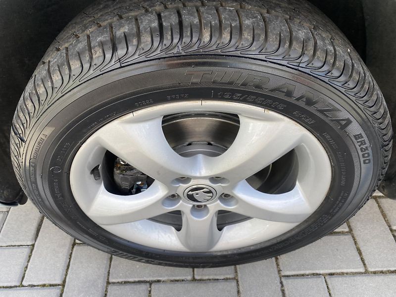 Škoda Fabia 1.4i 63kW-KLIMATIZACE-46 000KM - fotka 9 z 34