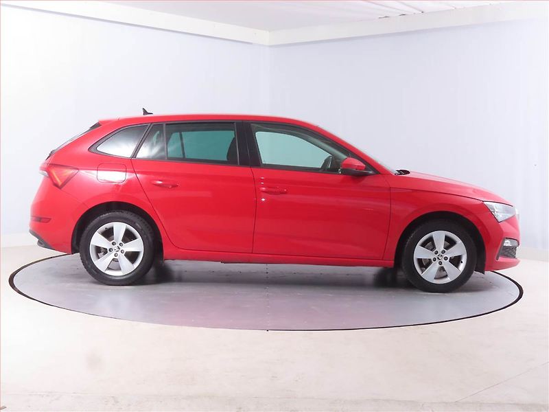Škoda Scala (2019) 1.0 TSI, Tempomat - fotka 6 z 14