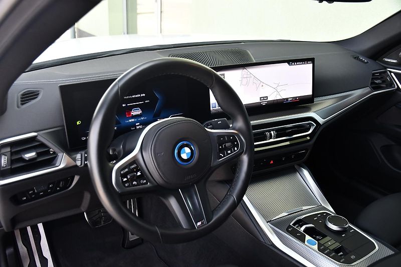 BMW i4 eDrive40 M-SPORT H/K 1M - fotka 15 z 42