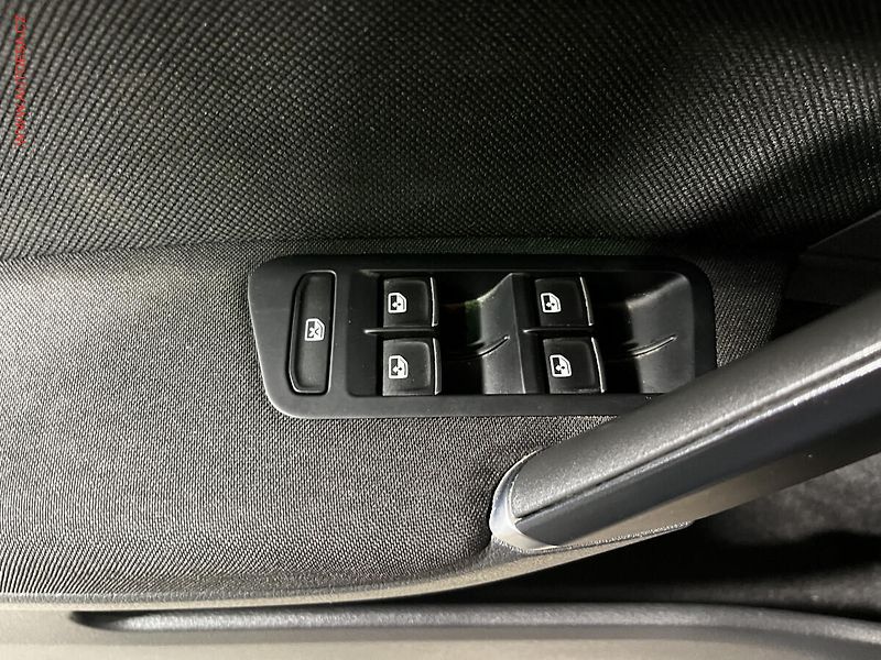 Volkswagen Golf (2016) 2.0 TDi, GTD, bixen, navi - fotka 12 z 17