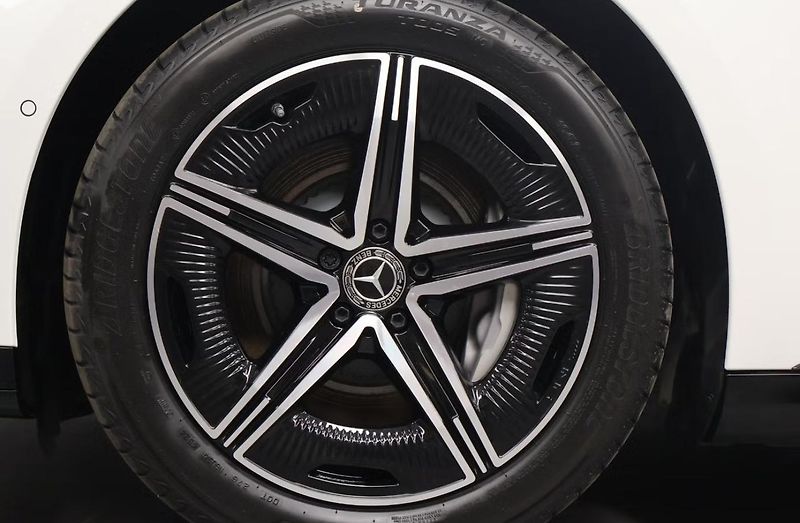 Mercedes-Benz EQE 350 AMG 4M Kamera Tažné BLIS  - fotka 6 z 23