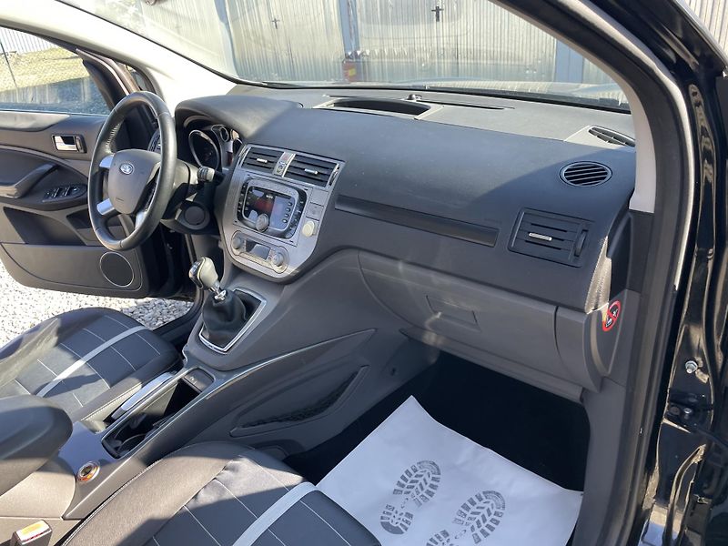 Ford Kuga 2.0TDC-i 4x4 135PS TITANIUM!!! - fotka 147 z 189