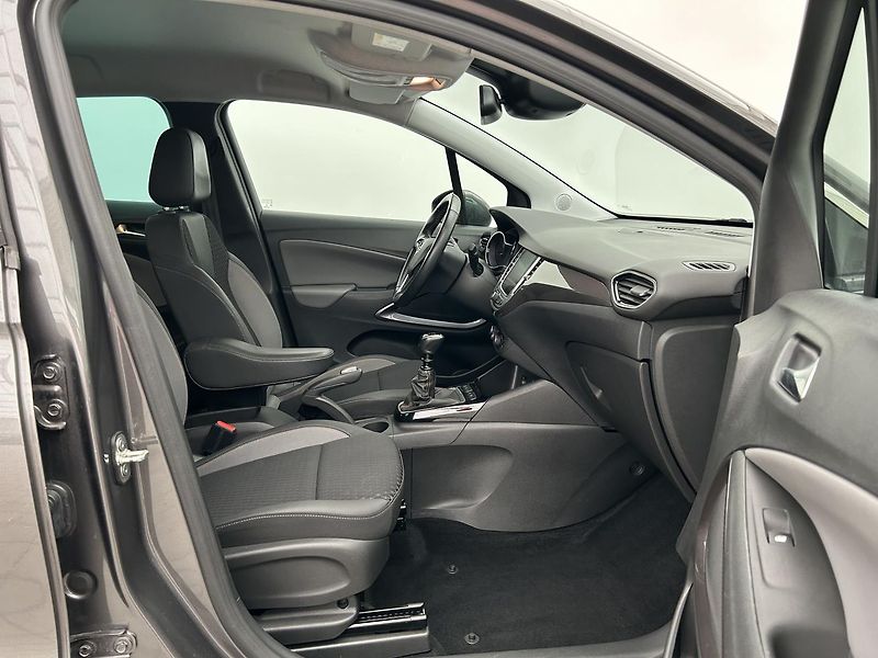 Opel Crossland 1.2 Turbo 110k Edition - fotka 16 z 33