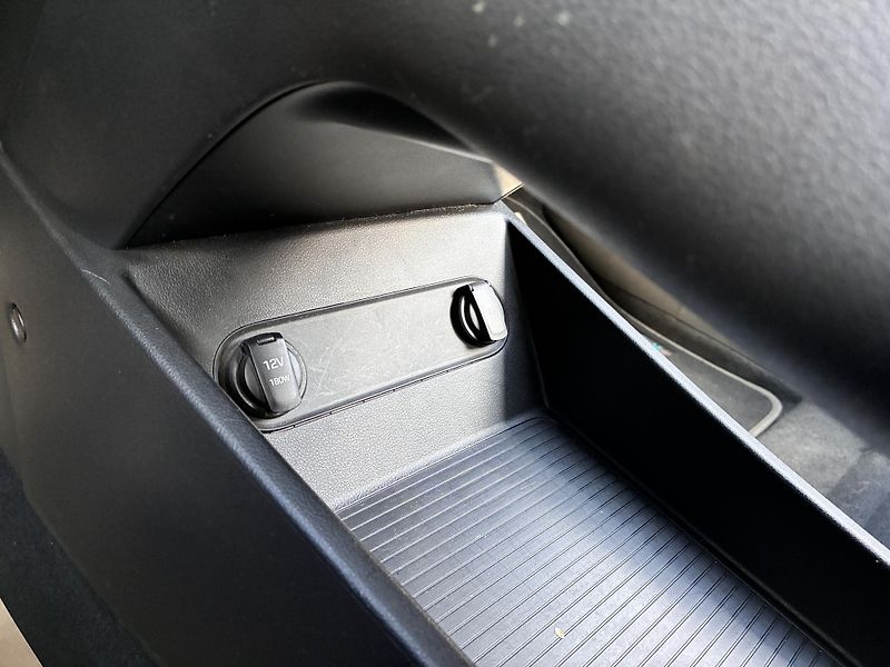 Hyundai Kona EV64kWh-150KW,  REZERVACE - fotka 25 z 38