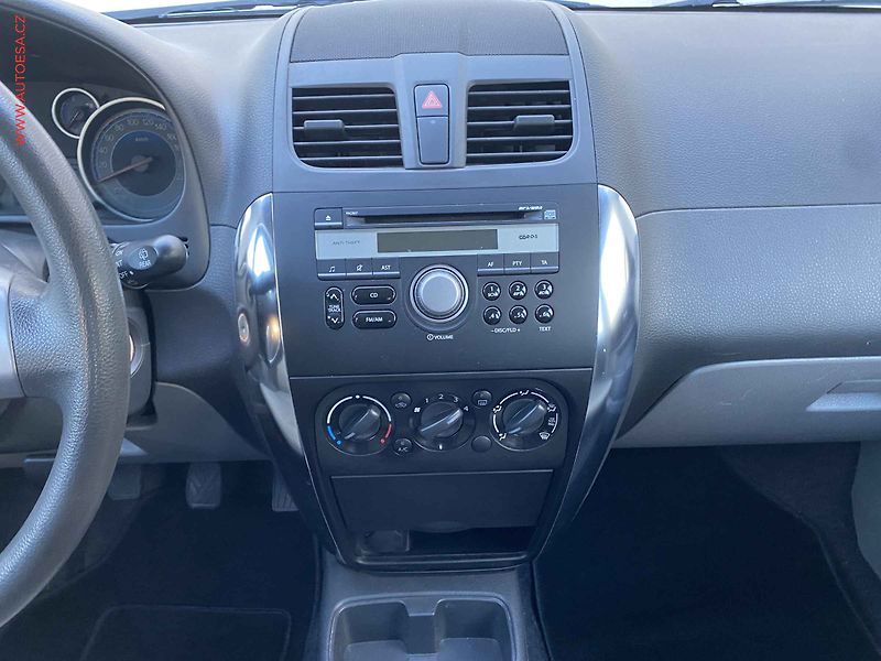 Suzuki SX4 (2014) 1.6i 4x4, ČR, Klima - fotka 12 z 16