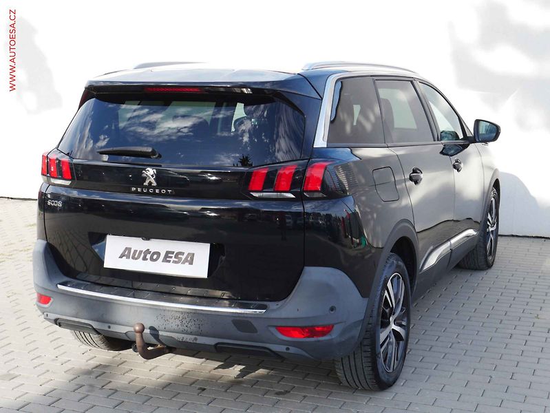 Peugeot 5008 (2020) 1.2PT, Allure, navi, TZ - fotka 4 z 20