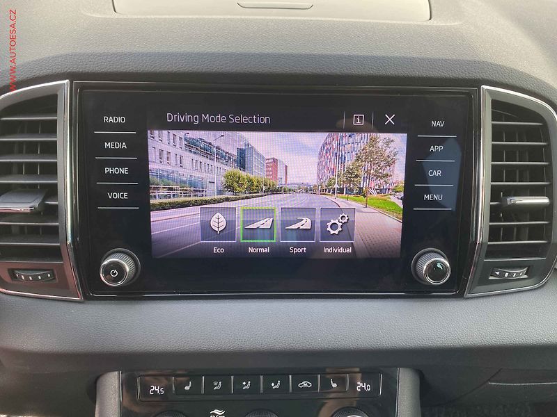 Škoda Karoq (2019) 1.5 TSi, Style, DSG, +ALU - fotka 18 z 20