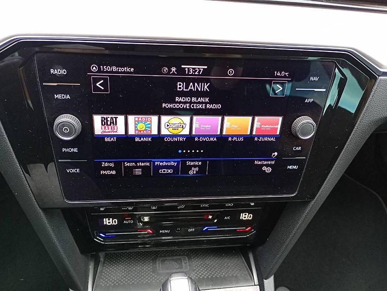 Volkswagen Passat (2021) 2.0 TDI DSG Elegance tažné MAT - fotka 23 z 34