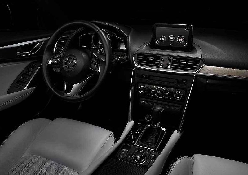 Mazda CX-4.