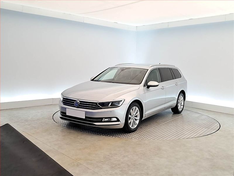 Volkswagen Passat (2016) 2.0 TDI, Kůže, Navi, Tempomat - fotka 2 z 20