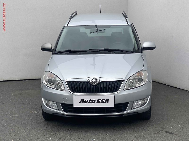 Škoda Roomster (2015) 1.2 TSi, ČR, Ambition, zmk. - fotka 2 z 17