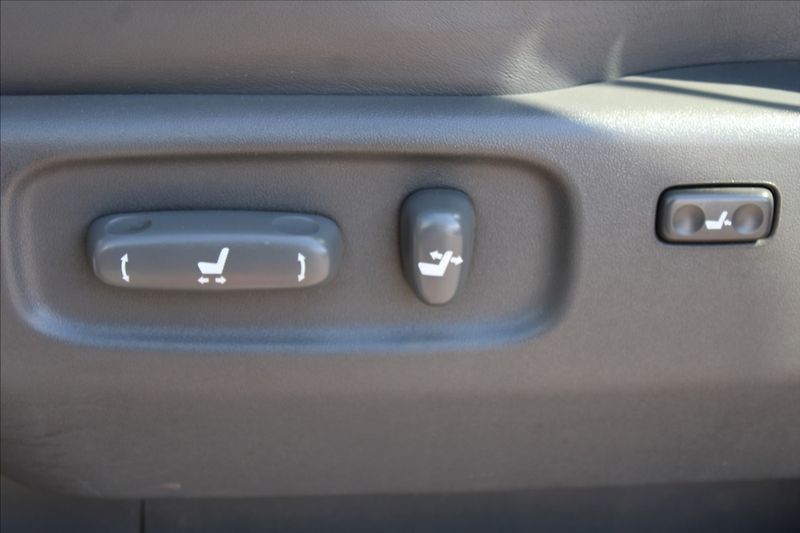 Toyota Land Cruiser 3,0 D-4D  ČR,4x4,AUTOMAT,8MÍST - fotka 21 z 28