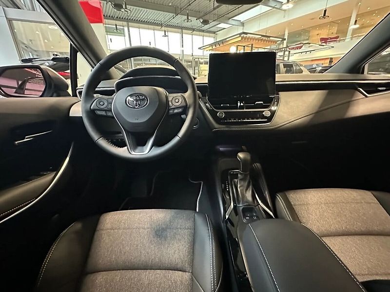 Toyota Corolla TS Style 1,8 Hybrid 140 - Výku - fotka 6 z 6