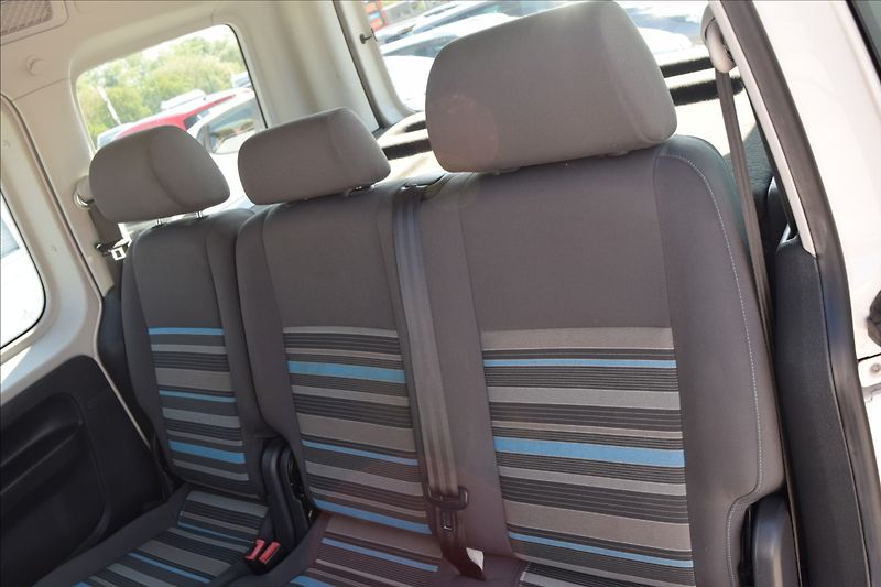 Volkswagen Caddy 1,6 TDI 75KW BEZ KOROZE - fotka 17 z 48