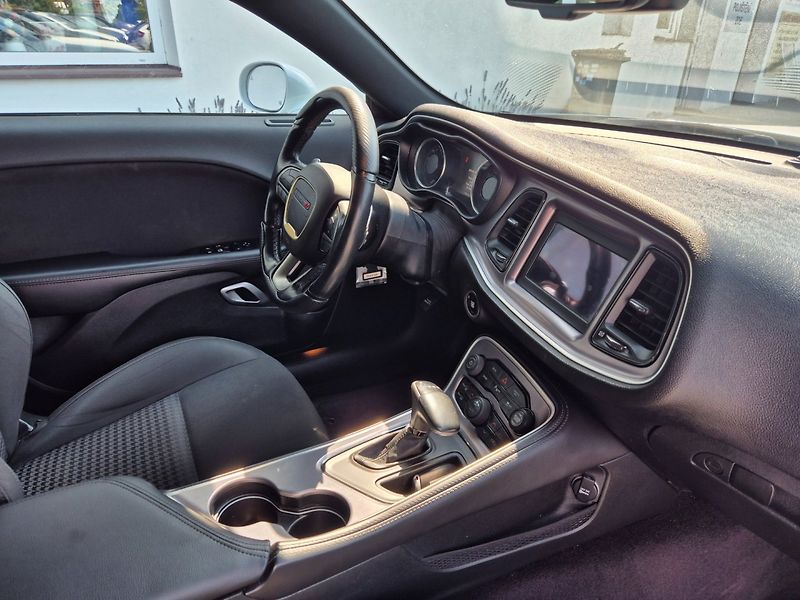 Dodge Challenger (2019) 5.7Hemi Nová STK - fotka 14 z 32