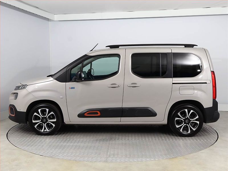 Citroën Berlingo (2018) Shine 1.5 BlueHDi, 5Míst, ČR - fotka 3 z 20