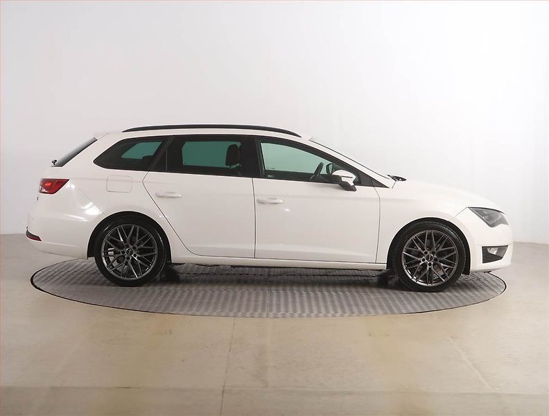 Seat Leon (2014) Sport 2.0 TDI, Navi, Tempomat - fotka 6 z 19