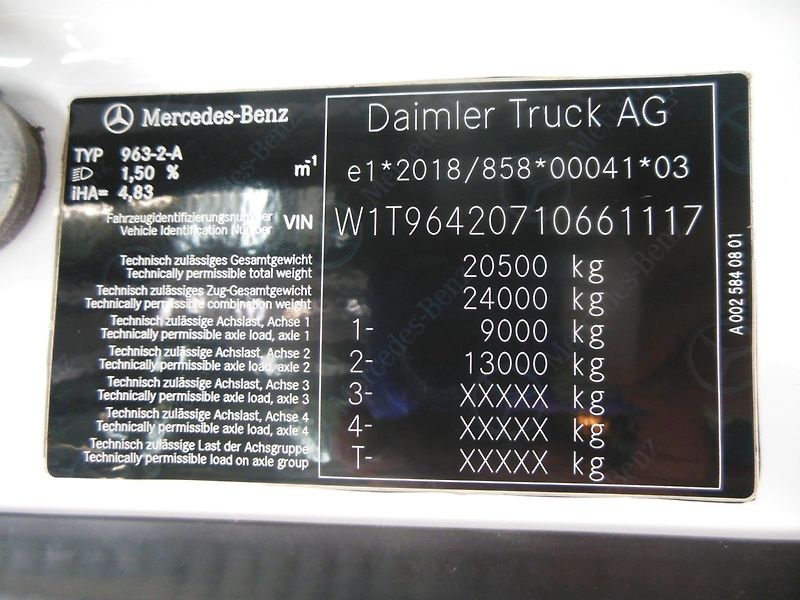 Mercedes-Benz 1832 Arocs, ADR, Cisterna pro - fotka 38 z 39