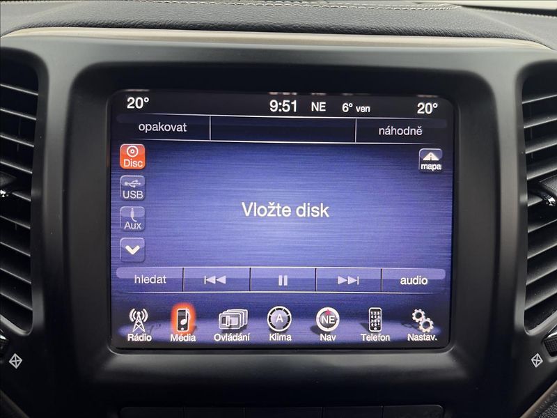 Jeep Cherokee 2,0 103kW 4X4 AC NAVI SENZORY - fotka 17 z 41
