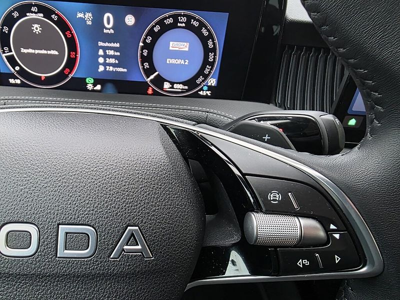 Škoda Superb Combi DSG 4M 2,0TDi 142kW L&K - fotka 19 z 26