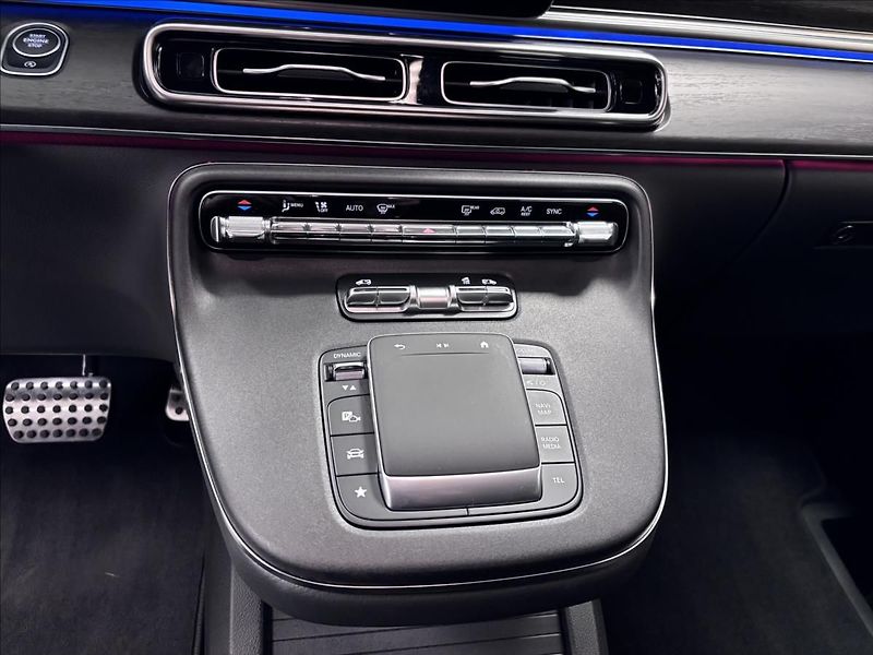 Mercedes-Benz Třídy V V300D 4MATIC STYLE L - fotka 18 z 38