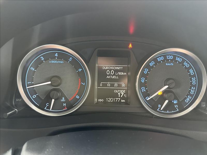 Toyota Auris 1,6 EXCLUSIVE - fotka 17 z 28