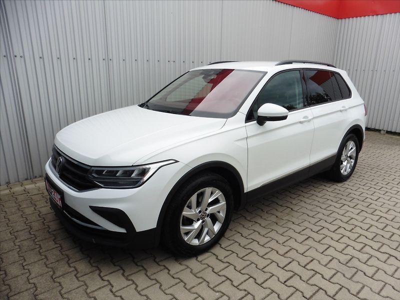 Volkswagen Tiguan 2,0 TDi Life DSG Navi - fotka 1 z 21