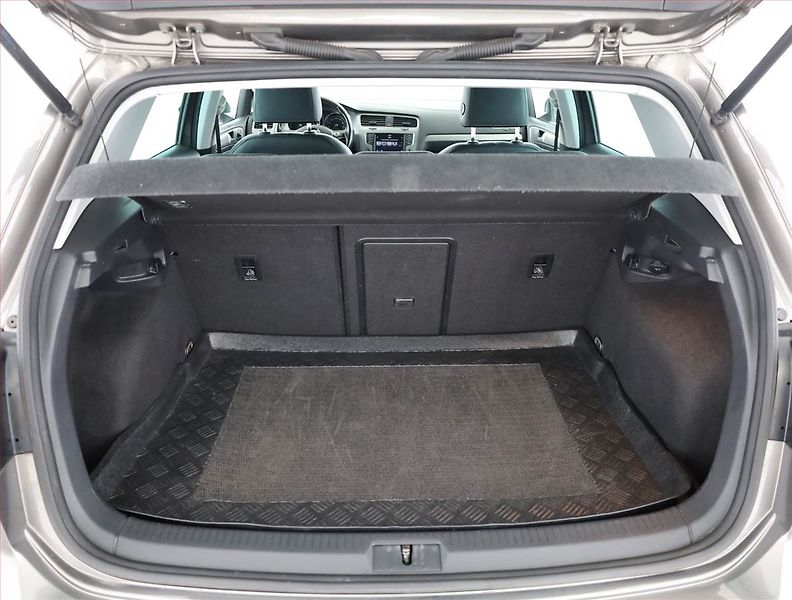 Volkswagen Golf (2017) Comfortline 1.4 TSI, ČR,1.maj - fotka 18 z 19
