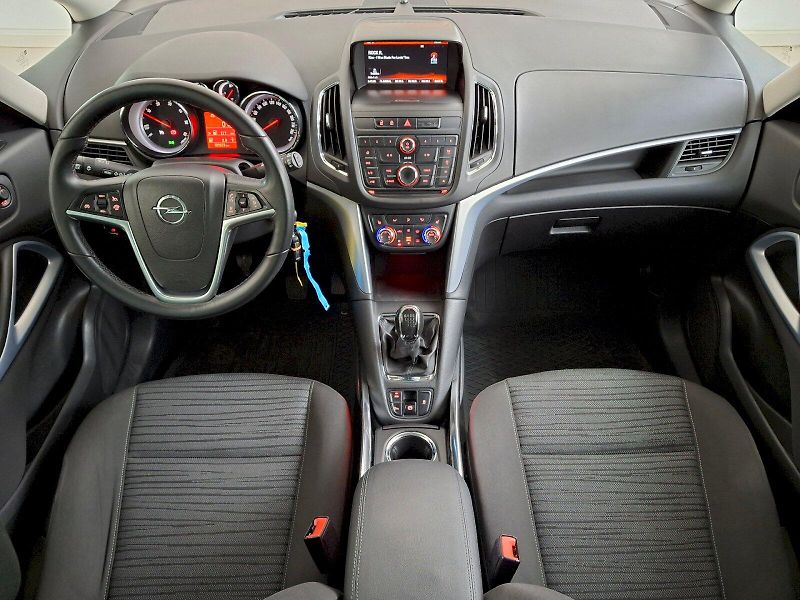 Opel Zafira (2015) Tourer 2,0TDCi 125kW - fotka 5 z 29