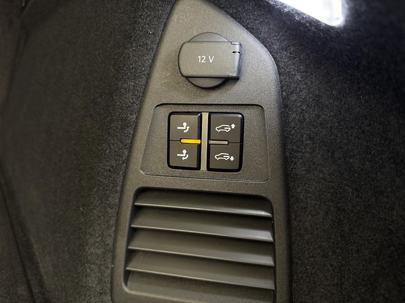 Volkswagen Touareg 3.0Tdi*1-MAJ*DPH*HUD*R-LINE* - fotka 15 z 49
