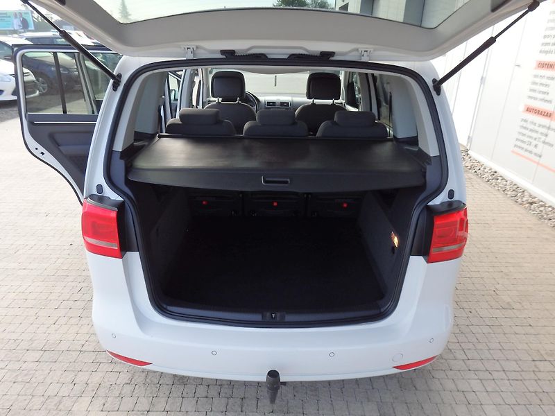 Volkswagen Touran 1.4 TSI 103kW ZÁLOHOVÁNO - fotka 8 z 13