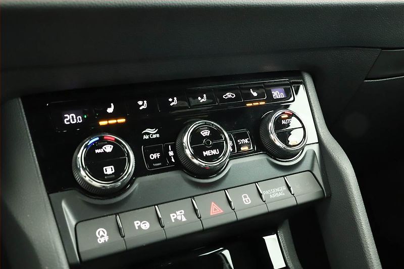 Škoda Karoq (2025) 1.5 TSI, Sportline, Navigace - fotka 11 z 17