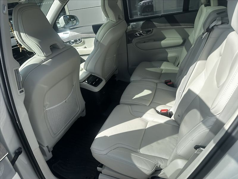 Volvo XC90 2,0 - fotka 13 z 21