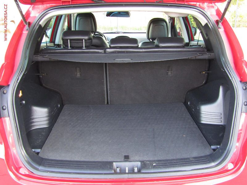 Hyundai ix35 (2014) 2.0CRDi 4x4, ČR, Trikolor, TZ - fotka 7 z 18