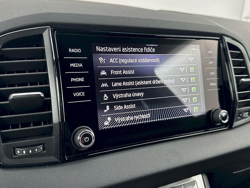Škoda Karoq (2025) DSG 2.0TDI 110kW SportLine - fotka 14 z 34