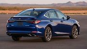 Lexus ES.