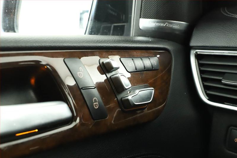 Mercedes-Benz GLS (2018) 500 4MATIC - fotka 12 z 22