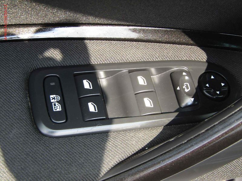 Citroën C5 (2016) 2.0 HDi, AT, bixen, kamera - fotka 12 z 17