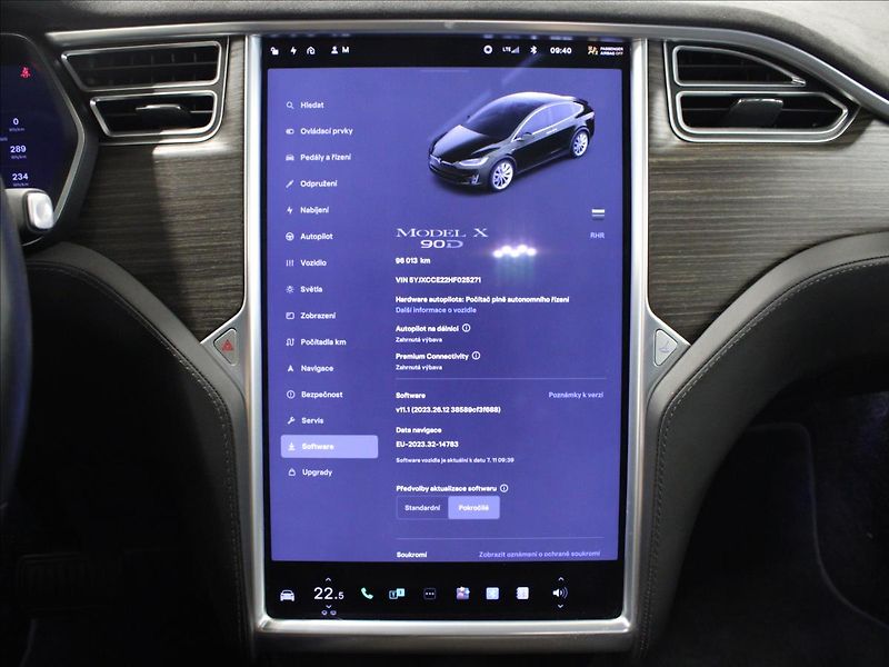 Tesla Model X 0,0 DUAL 90kWh 386KW TOP STAV - fotka 27 z 39