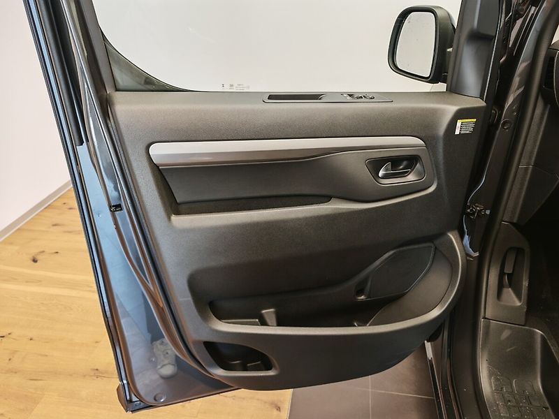 Toyota ProAce 2.0L Diesel 177k - 8AT Family - fotka 24 z 34
