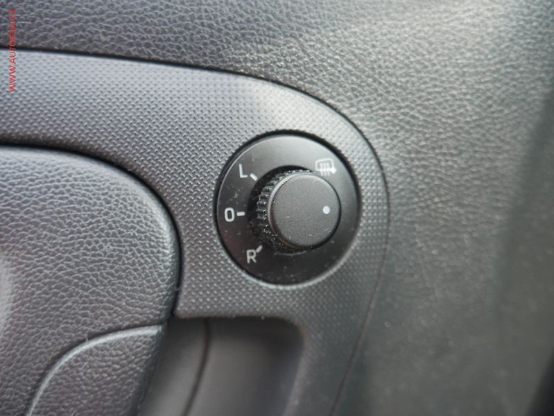Škoda Fabia (2014) 1.6 TDi, Ambiente, TZ - fotka 14 z 19