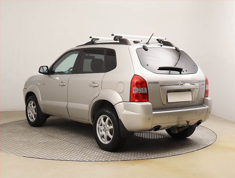 Hyundai Tucson (2007) 2.0 CRDi, 4X4, nová STK - fotka 4 z 17