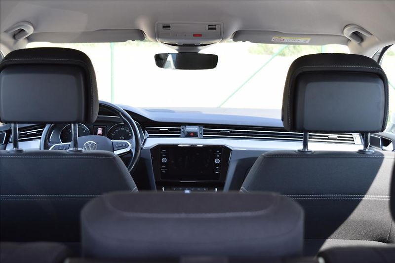 Volkswagen Passat 2,0 TDI 110KW LED MATRIX DSG - fotka 25 z 49