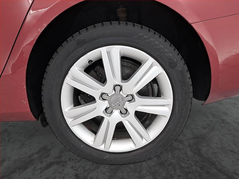 Audi A4 (2011) 2.0 TDI, 4X4, Xenony - fotka 15 z 17