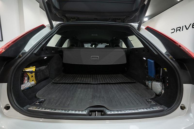 Volvo V90 Cross Country 2.0 140 kW - fotka 27 z 39