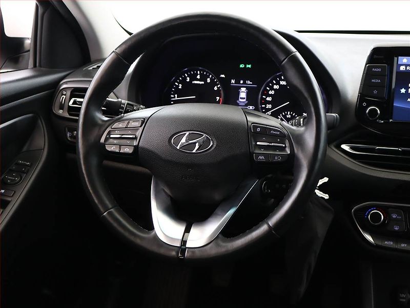 Hyundai i30 (2021) 1.5 T-GDI MHEV, ČR,1.maj - fotka 13 z 16