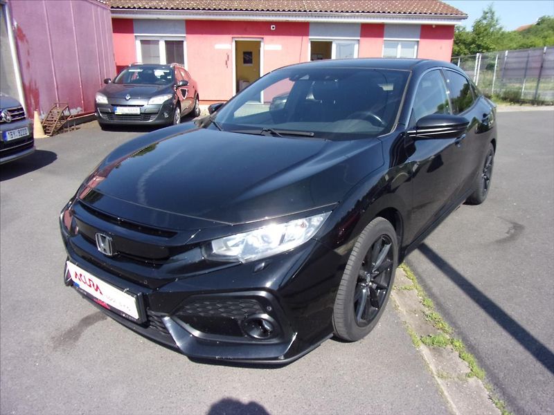 Honda Civic 1,0 i-VTEC TURBO Elegance - fotka 7 z 26