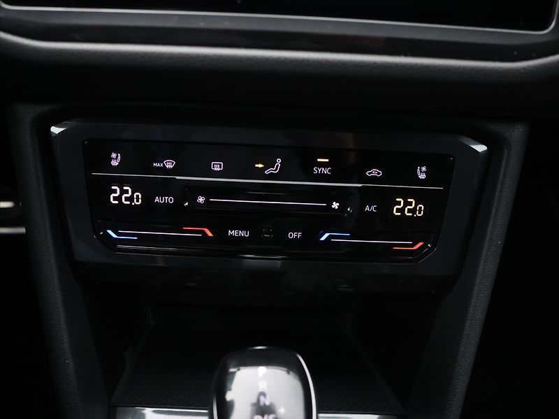 Volkswagen Tiguan Allspace 2,0 TDI R-line 4Motion DSG DPH - fotka 21 z 31